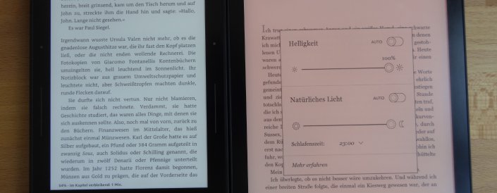 Kindle Voyage (100% Beleuchtung) links, Kobo Aura One rechts