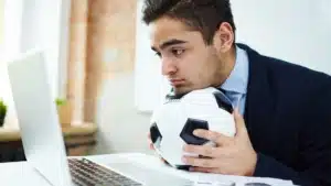 Kurze Geburtstagswünsche für Fußballfans - ideal für WhatsApp